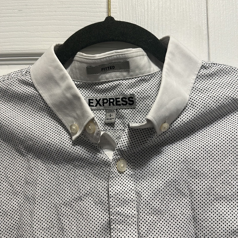 Express White Short Sleeve Polka Dot Button Up Size Large